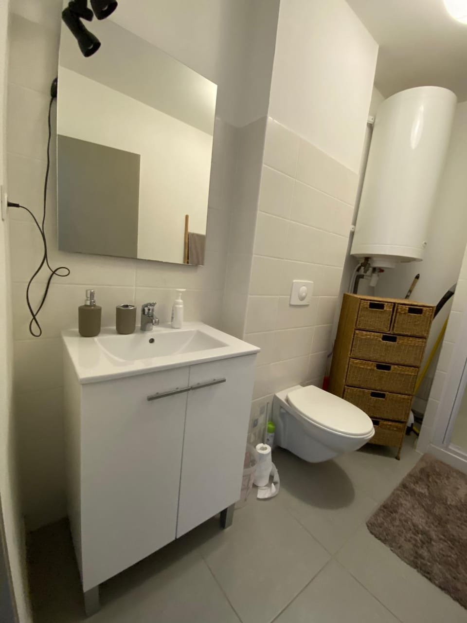 Toilet, Bathroom, towels