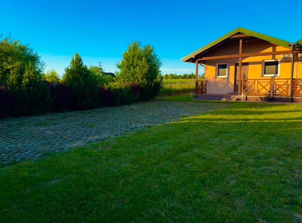 Property building, Day