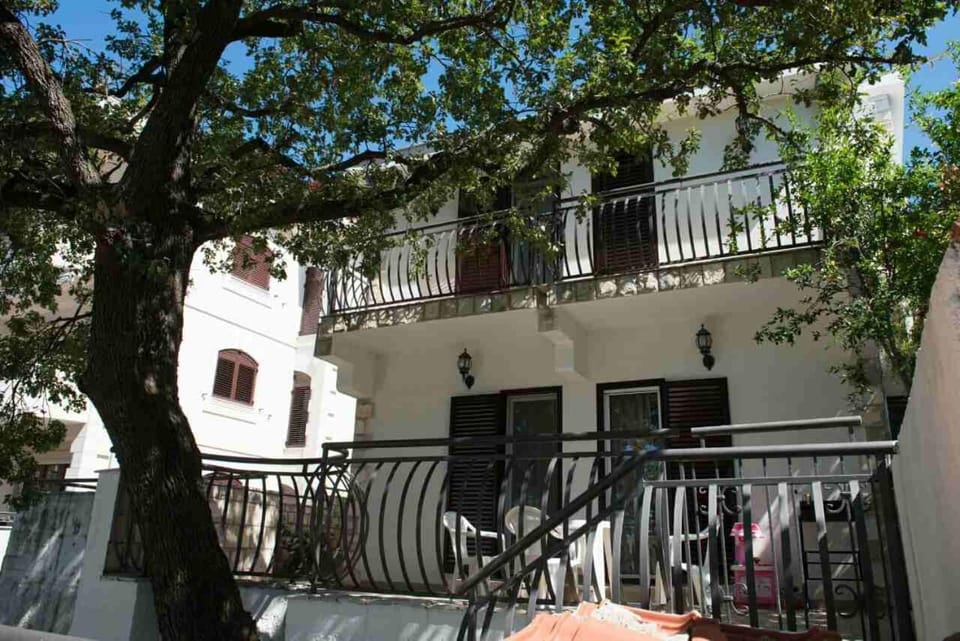 Property building, Balcony/Terrace