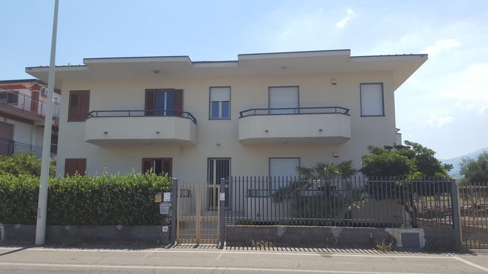 Facade/entrance, Day, Summer, Garden, Balcony/Terrace, On site