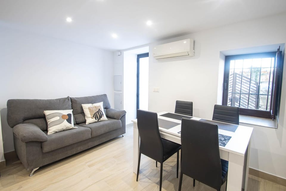 Living room, Dining area, air conditioner