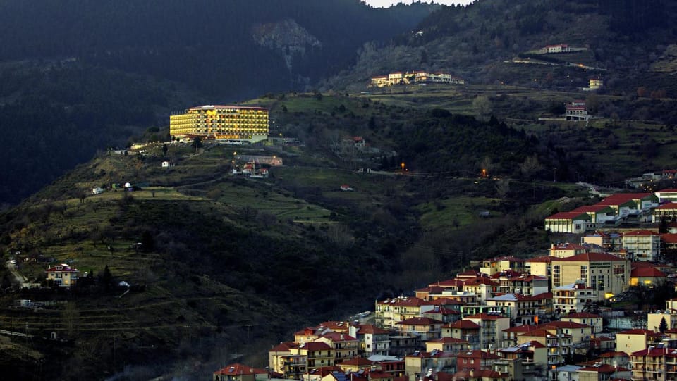 Property building, Off site, Neighbourhood, Bird's eye view, Winter, Other, City view, Mountain view, Sunrise