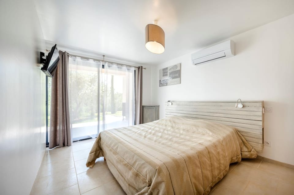 Le Mas des Oliviers Apartment in Gréoux-les-Bains