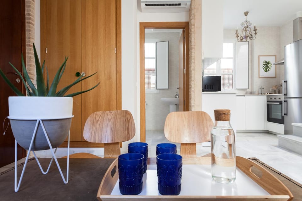 Shower, Toilet, TV and multimedia, Kitchen or kitchenette, Living room, Seating area, Dining area