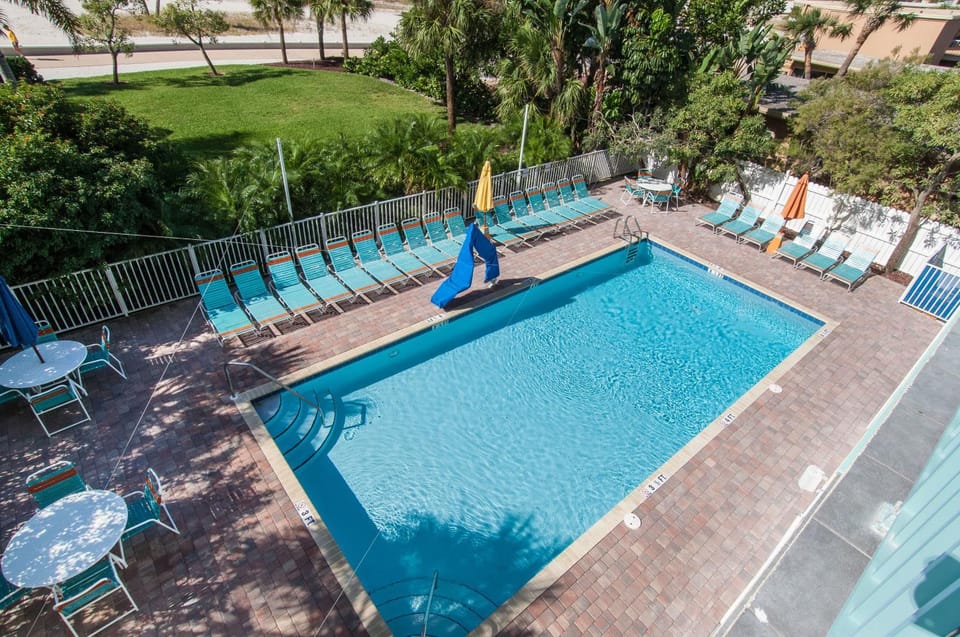 Swimming pool, Swimming pool