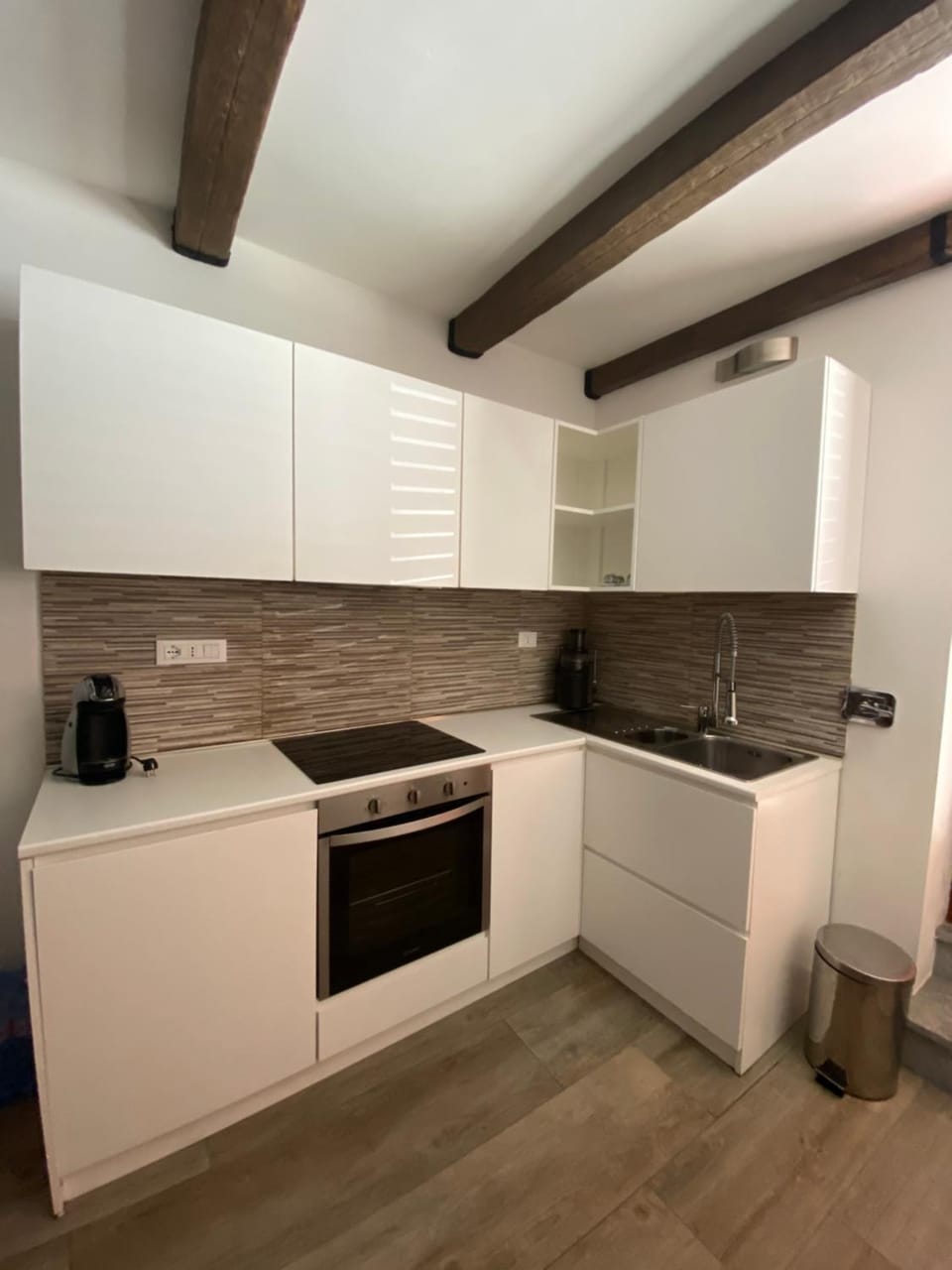 Kitchen or kitchenette, pet friendly, stove