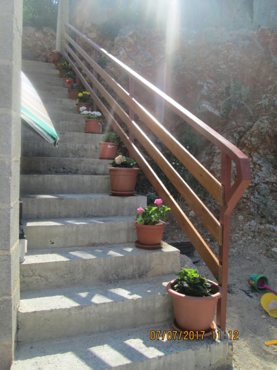 On site, Location