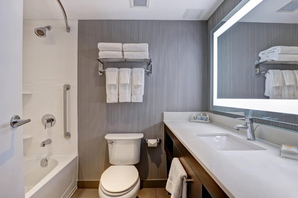Bathroom, Bath