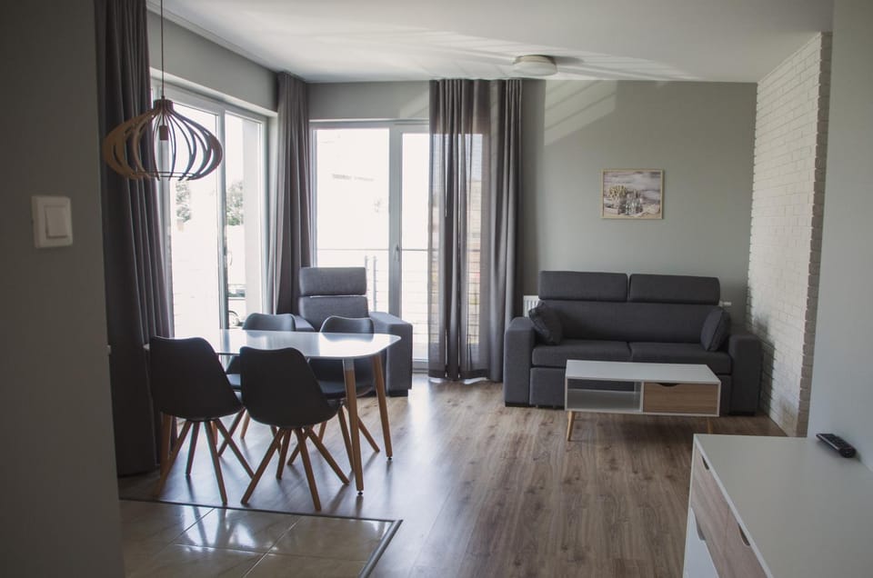Bathroom, TV and multimedia, Balcony/Terrace, Living room, Seating area