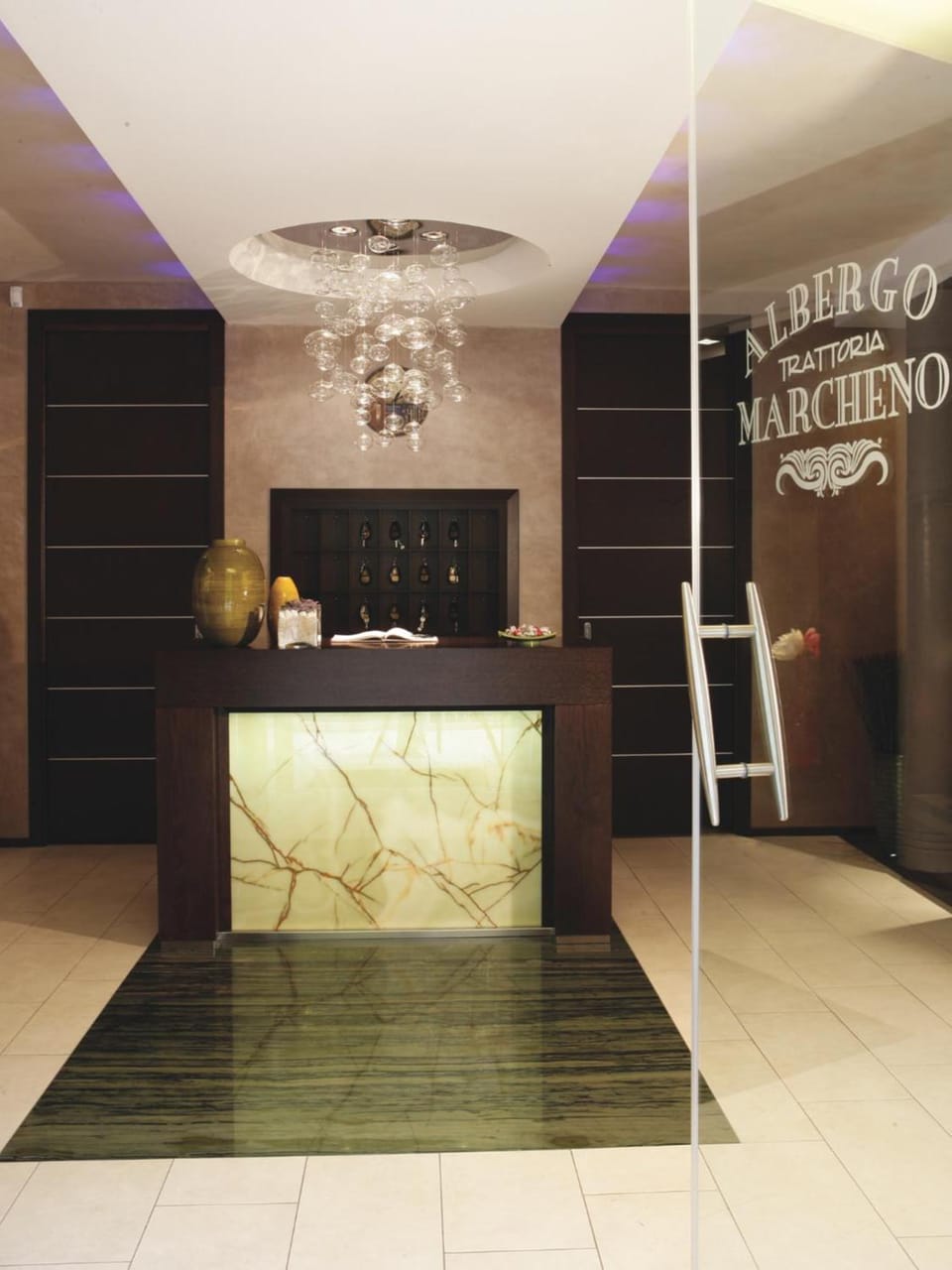 Facade/entrance