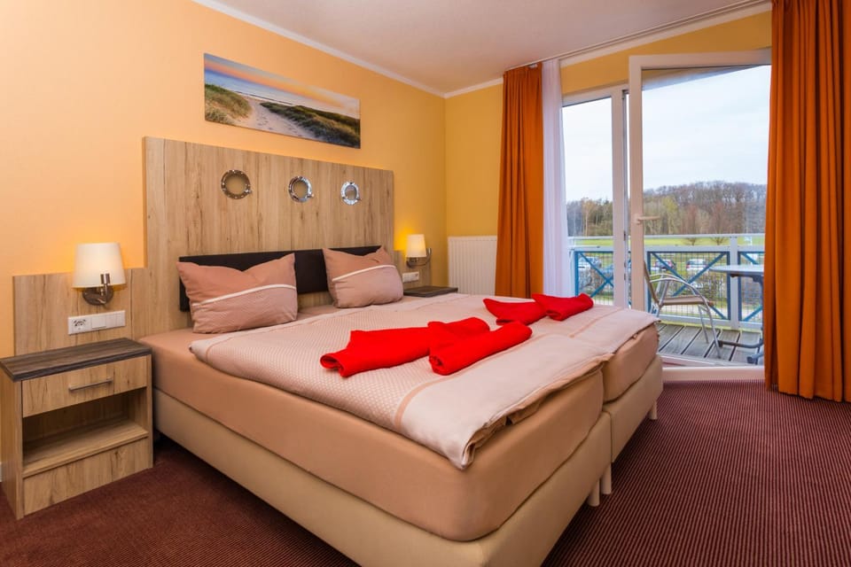 View (from property/room), Balcony/Terrace, Bedroom