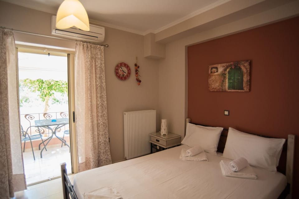 Maria's Rose Garden Apartment in Lefkada