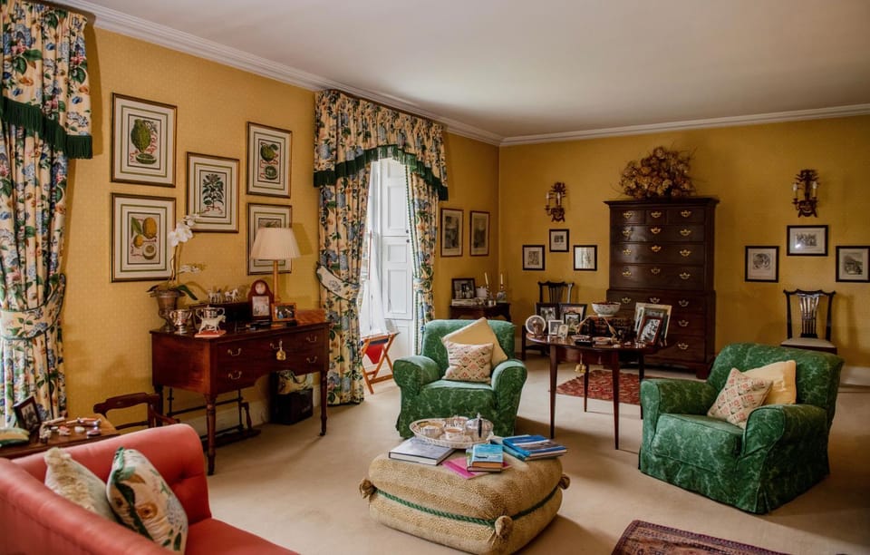 Living room, Seating area