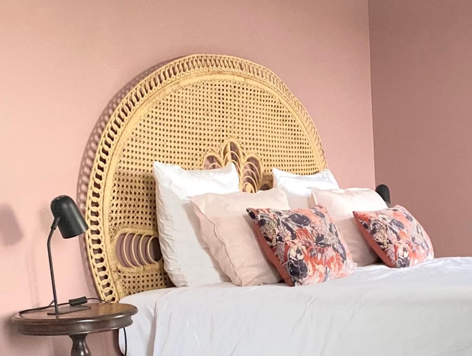 Bed, Decorative detail, Bedroom, River view, Breakfast, Buffet breakfast