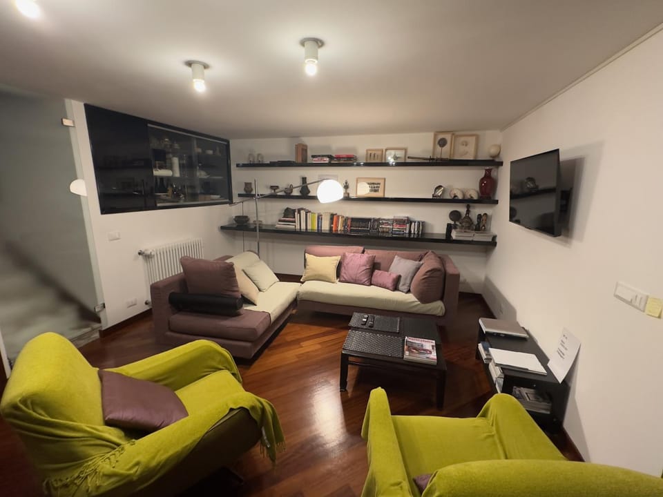 Villa Mezzacollina Bed and Breakfast in Tuscany