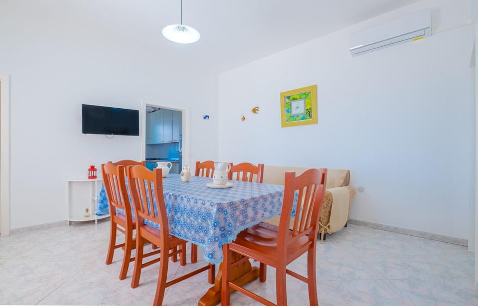 Living room, air conditioner