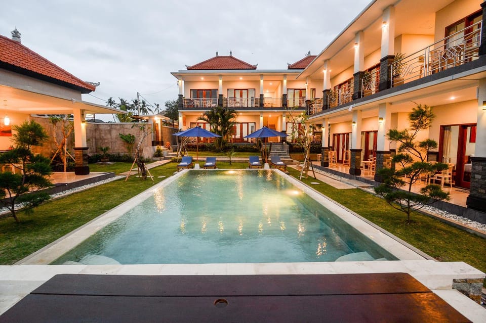 Bird's eye view, Swimming pool