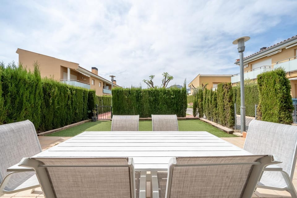 Garden, Dining area, Garden view