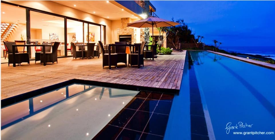 Property building, Balcony/Terrace, Swimming pool, Sunrise
