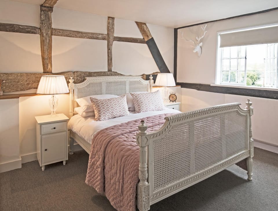 Bed, Photo of the whole room