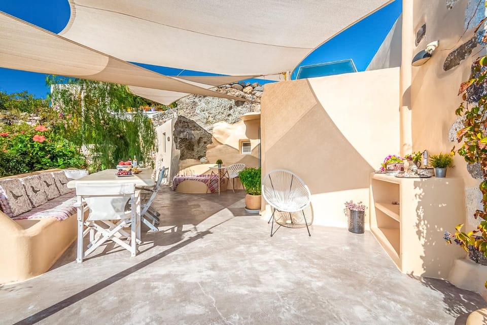 Patio, Balcony/Terrace, Seating area, Dining area, Garden view