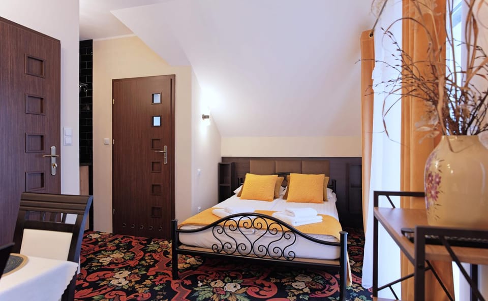 Bed, View (from property/room), towels