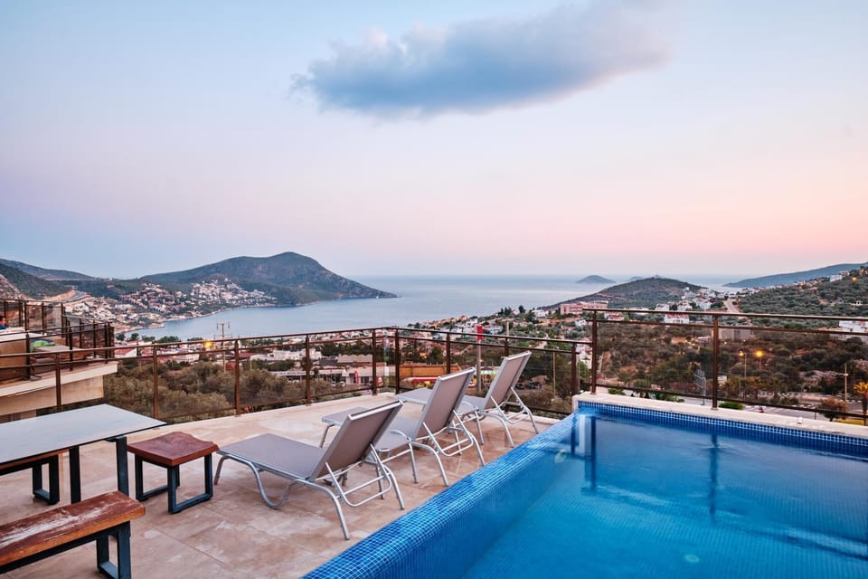 Balcony/Terrace, Mountain view, Pool view, Sea view, Sunrise, Sunset