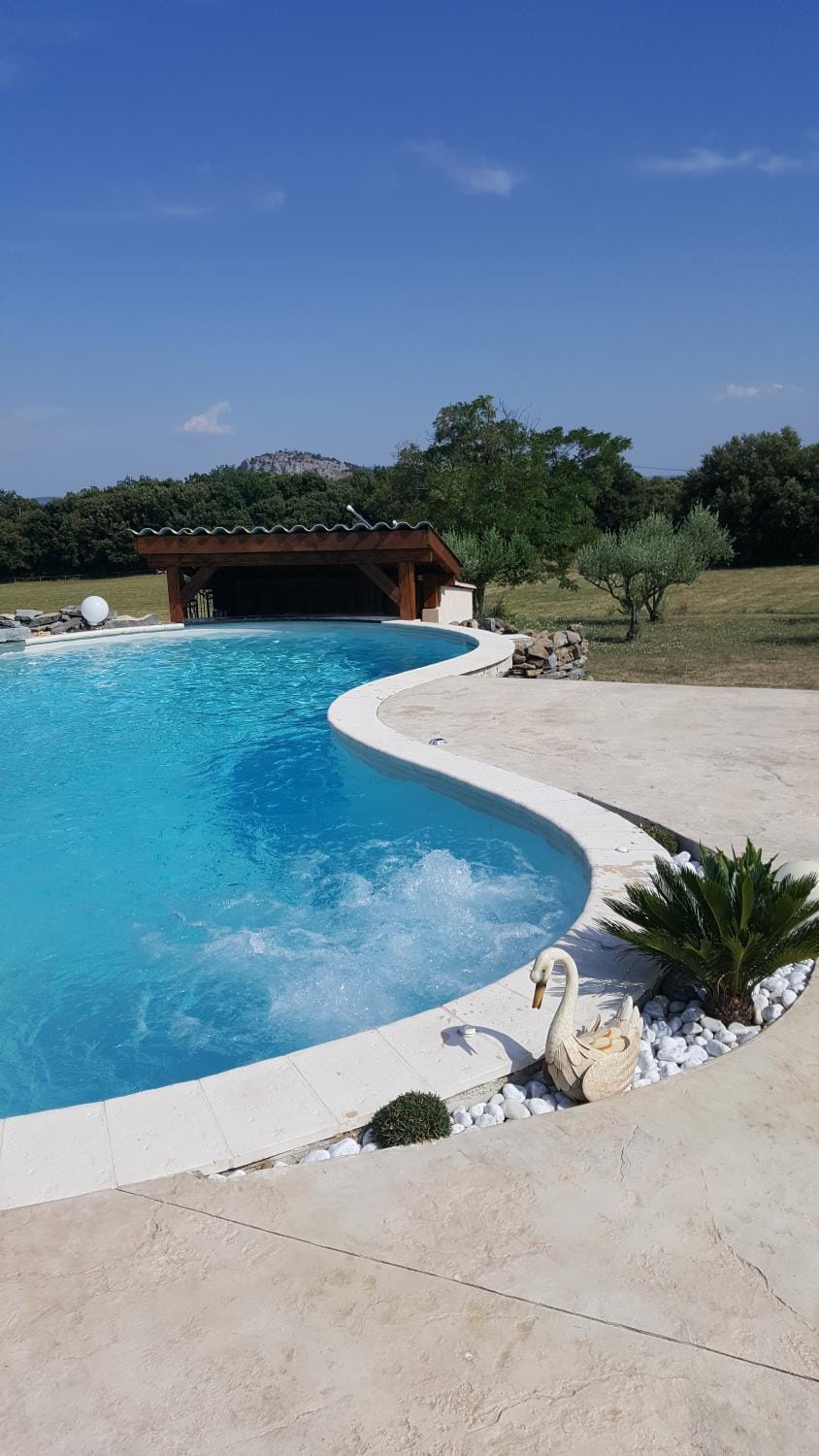 Hot Tub, Swimming pool