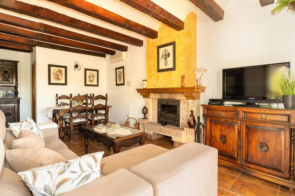 Communal lounge/ TV room, TV and multimedia, Living room, Seating area