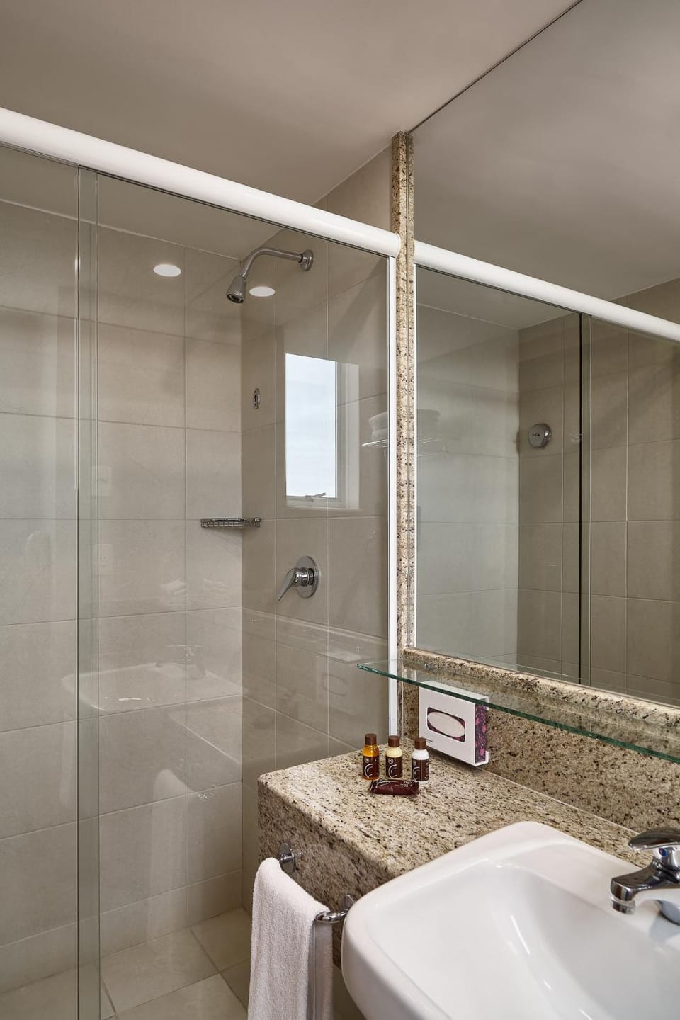 Shower, Bathroom, towels