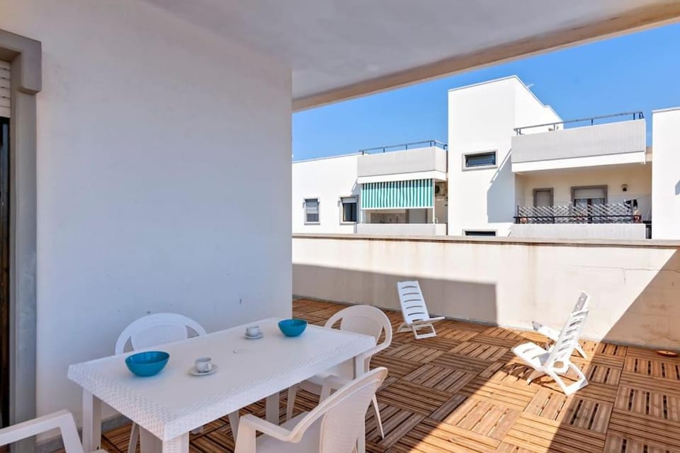 Day, View (from property/room), Balcony/Terrace, Balcony/Terrace, sunbed