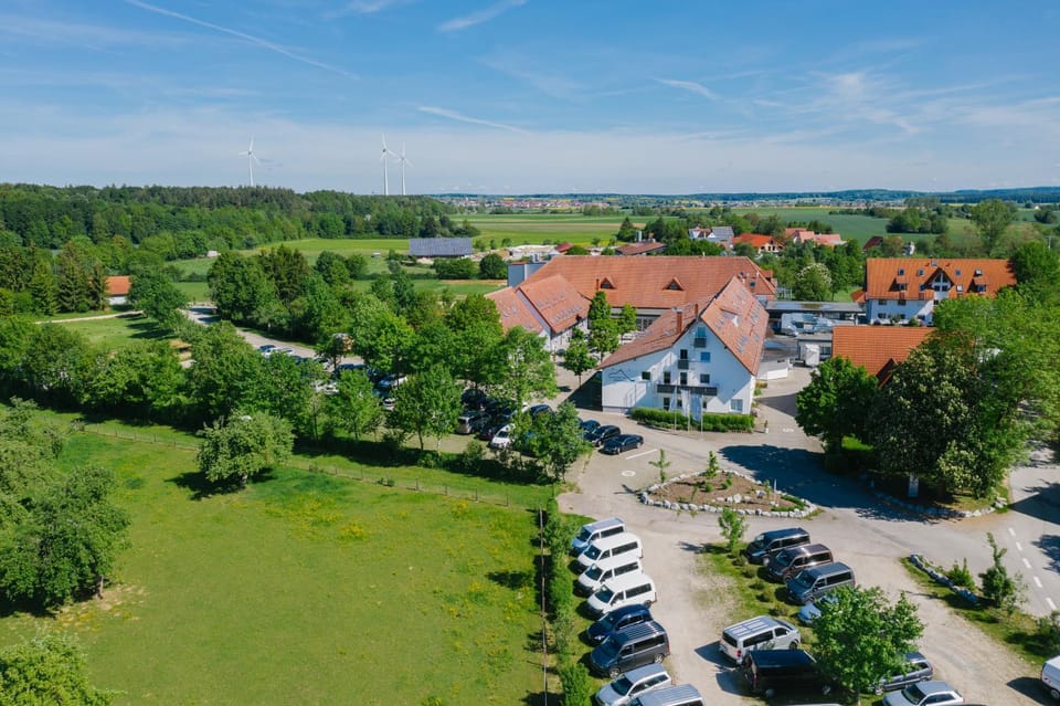 Property building, Day, Natural landscape, Bird's eye view, Location, Parking