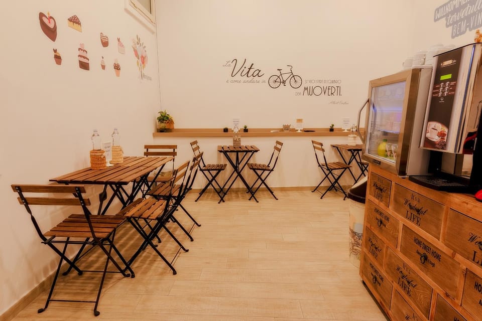 Restaurant/places to eat, Communal lounge/ TV room, Food close-up, Decorative detail, Buffet breakfast, Italian breakfast