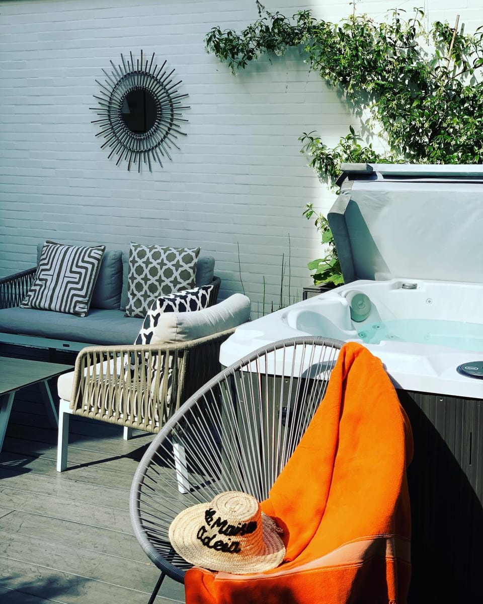 Patio, Hot Tub