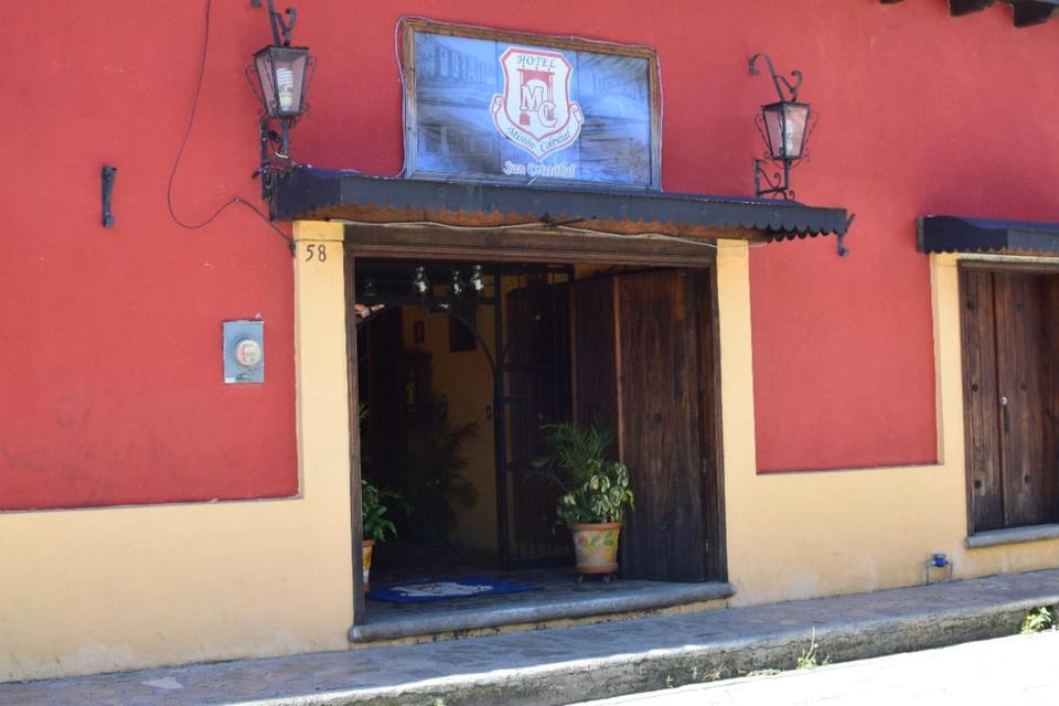 Facade/entrance