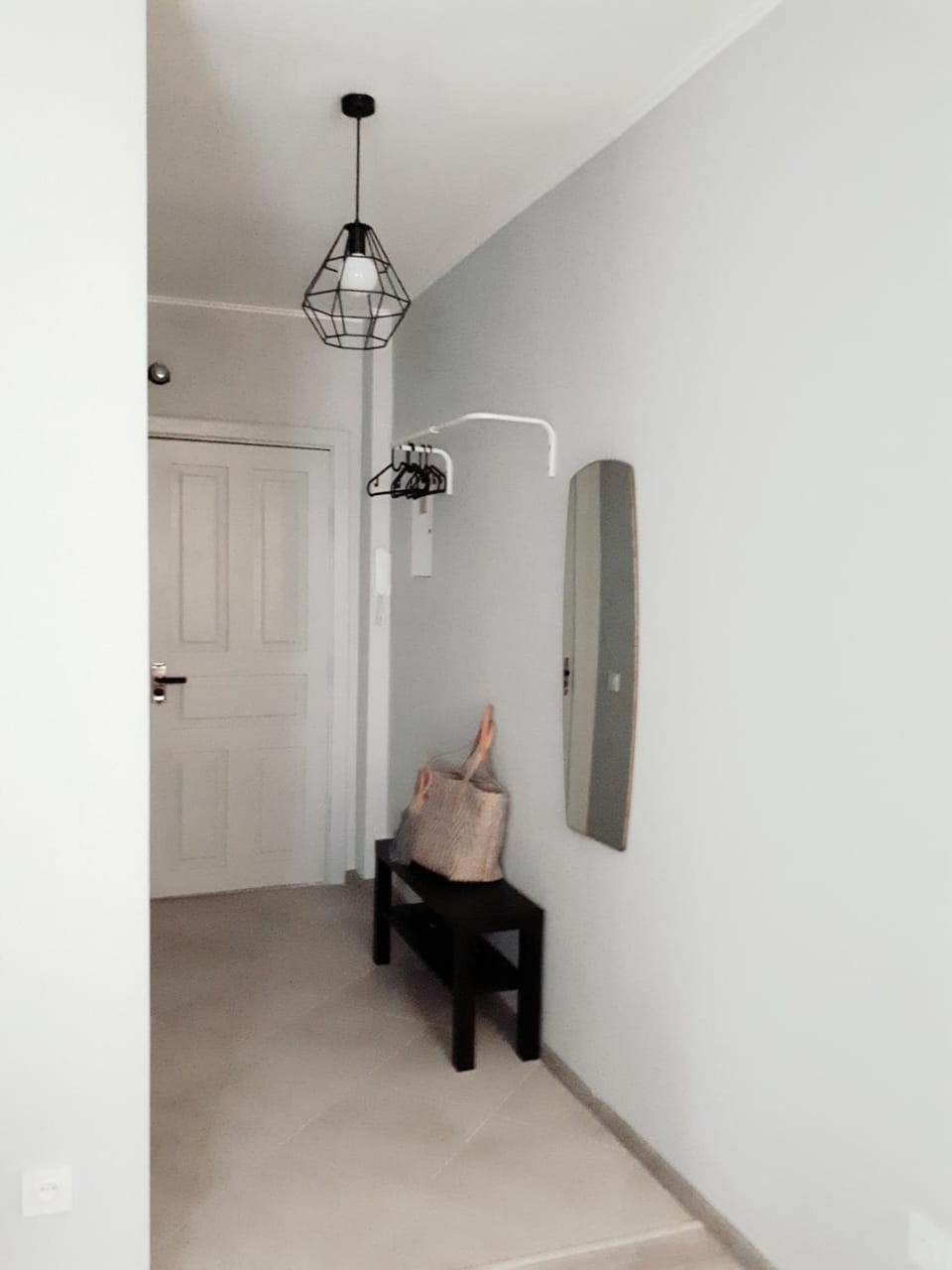 Photo of the whole room, Area and facilities