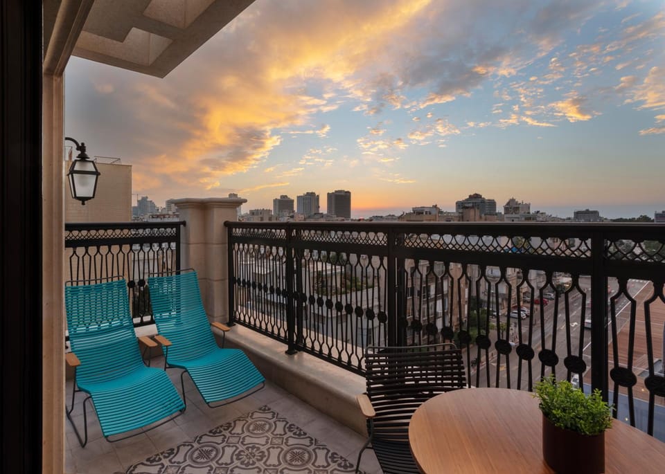 Balcony/Terrace, City view