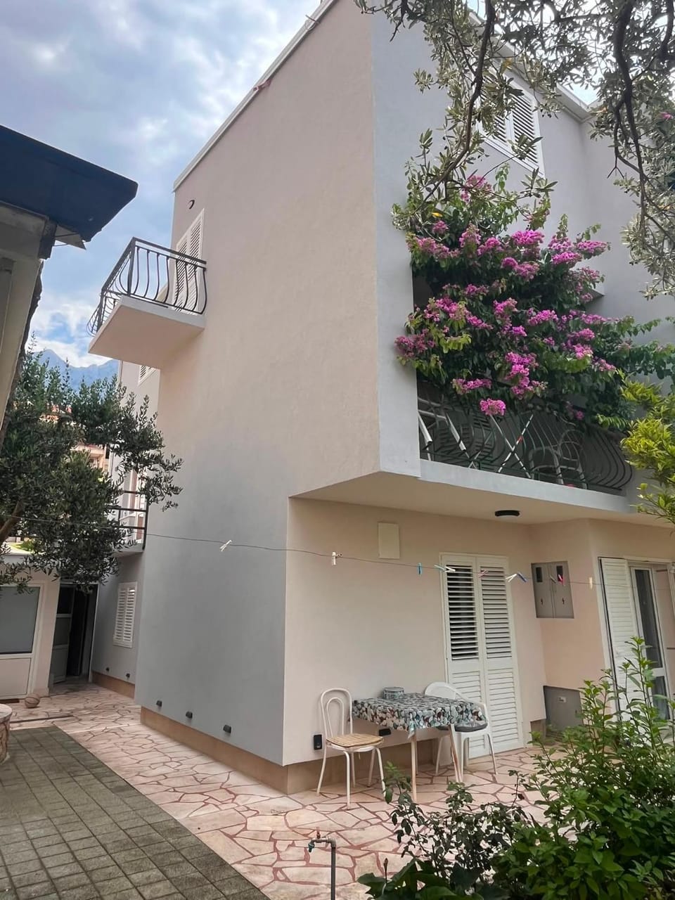 Property building, Patio, Garden