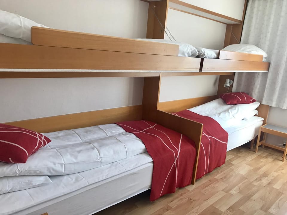 Bed, cot, bunk bed