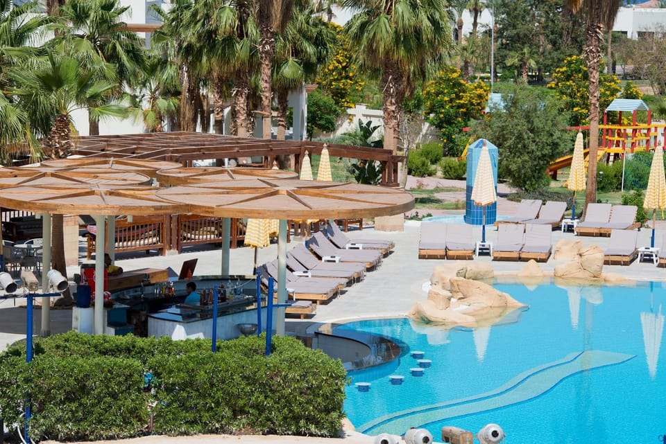 Swimming pool, Swimming pool