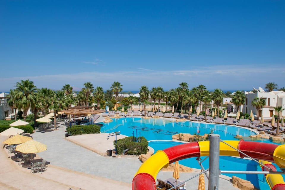 Aqua park, Swimming pool