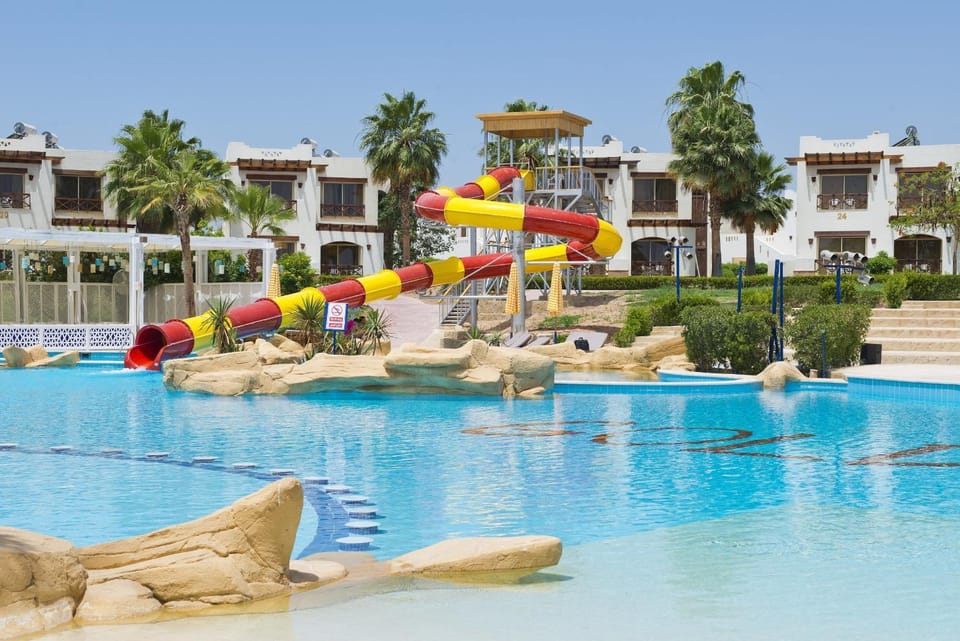 Aqua park, Swimming pool