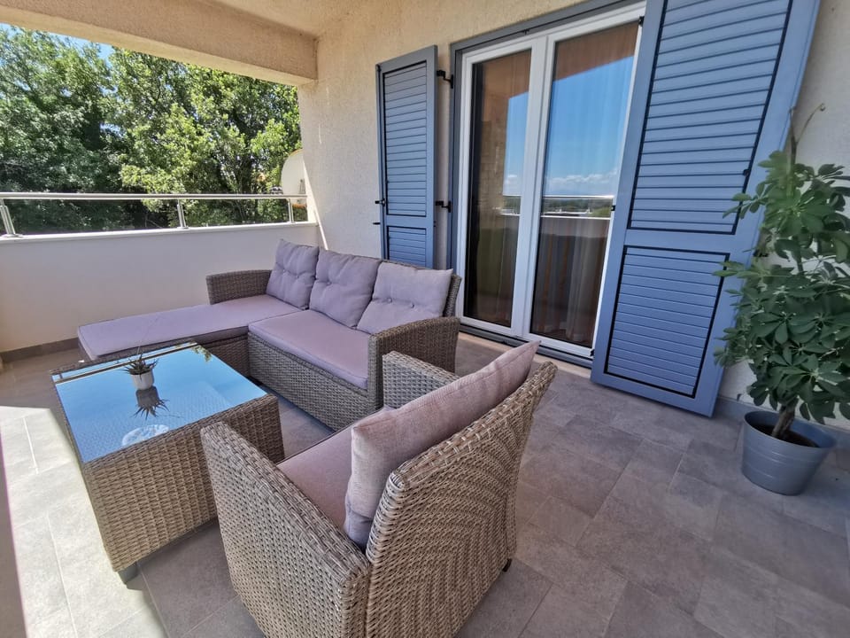 Apartment Kira - spacious apartment with sea view Apartment in Medulin