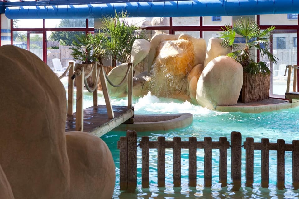 Hot Tub, Swimming pool