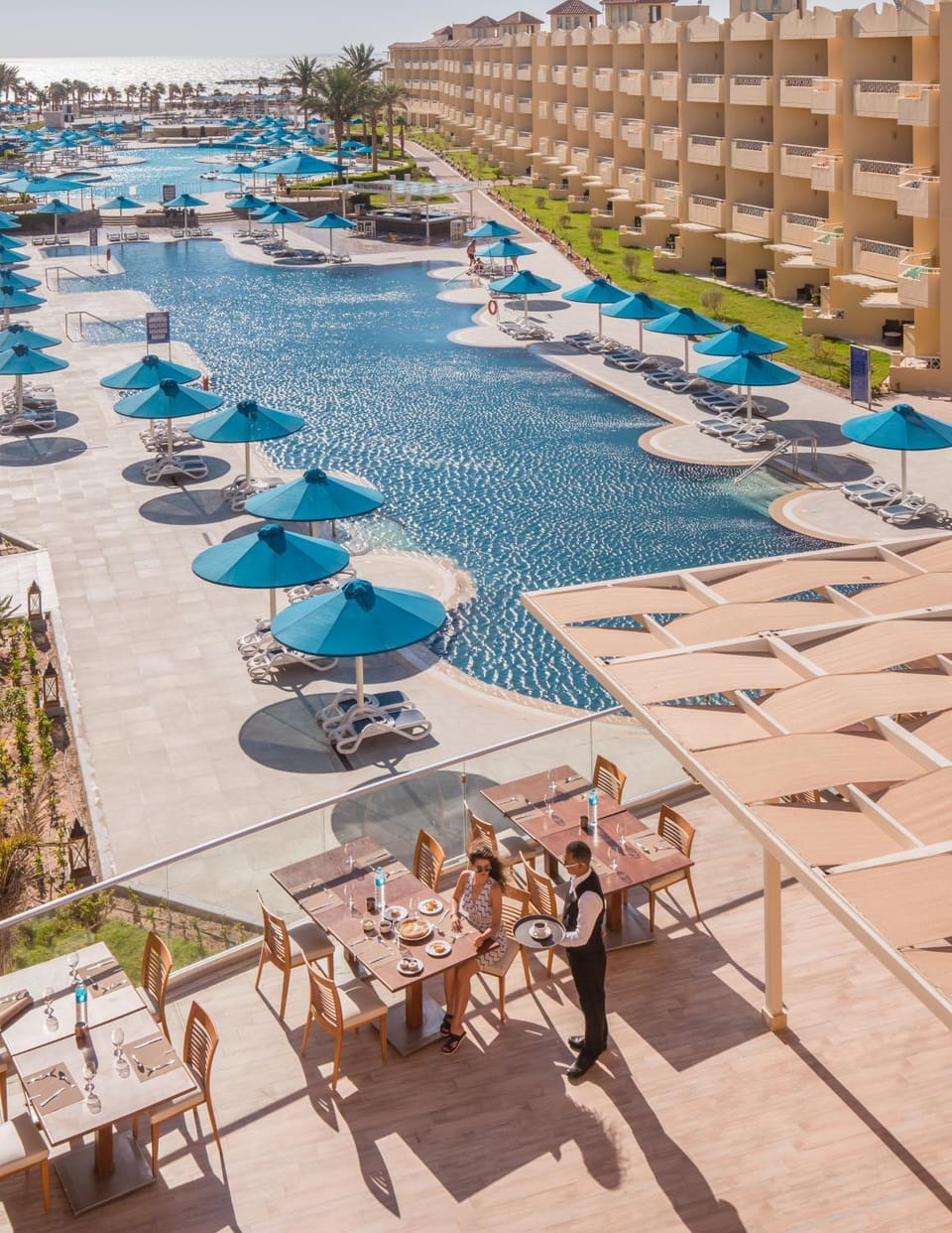Swimming pool, Location, sunbed