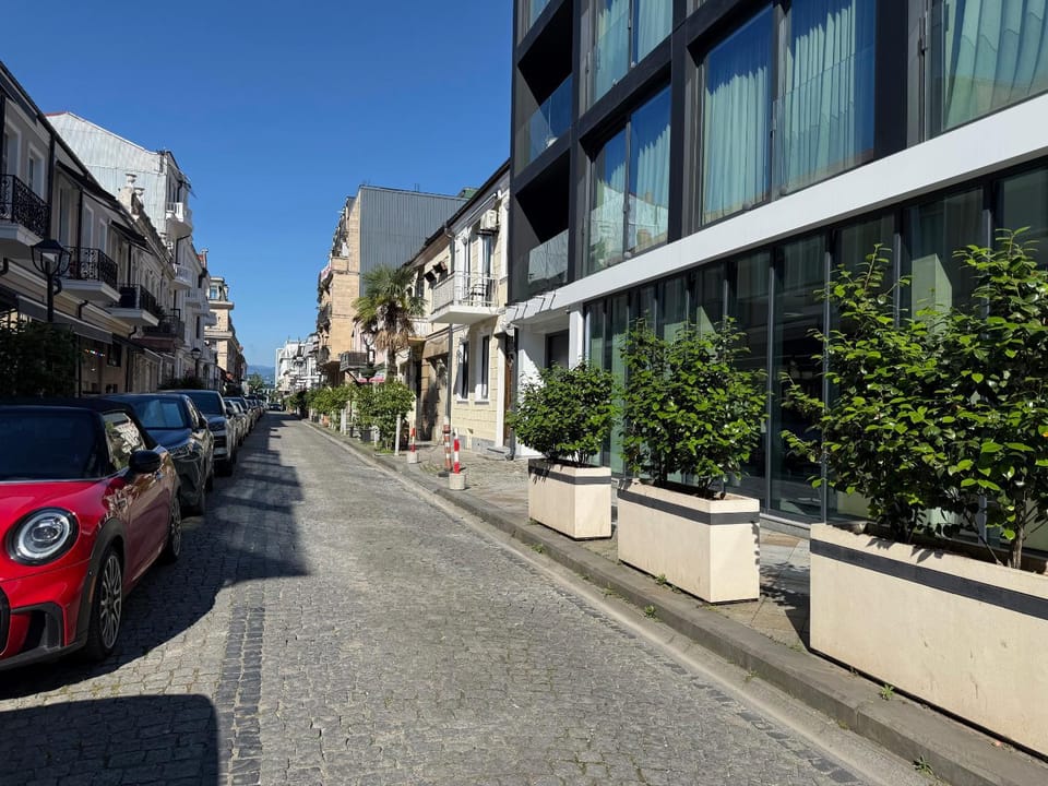Property building, Neighbourhood, Street view, Location, Parking