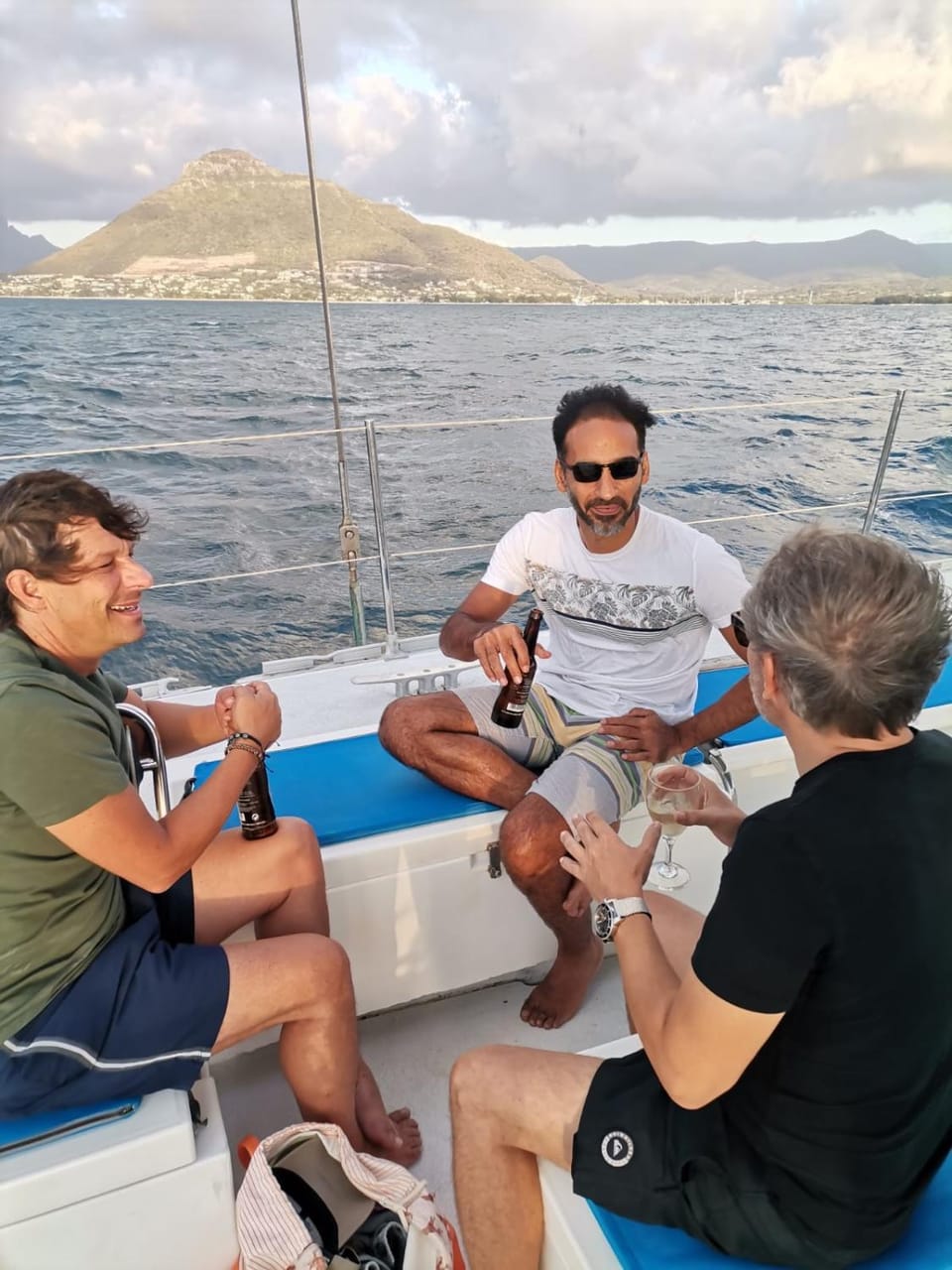 Day, People, Natural landscape, Activities, Guests, Mountain view, Sea view, Location, group of guests
