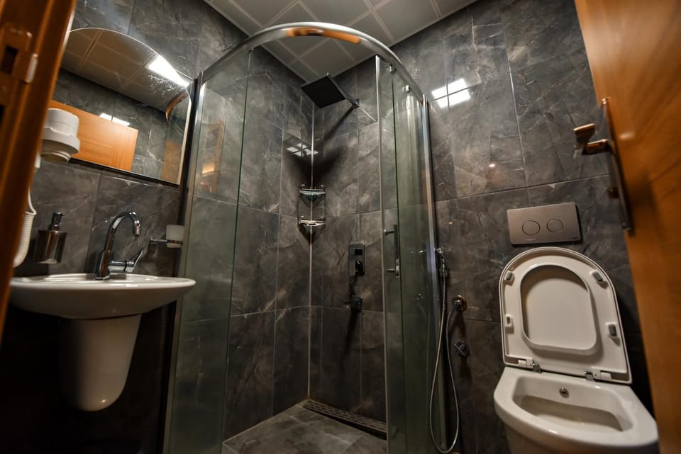 ŞERAH APART otel Apartment hotel in Turkey