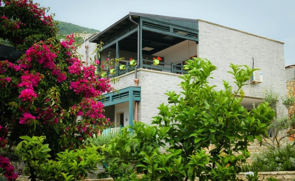 Vila Rina at Aquamarine Residence Apartment in Vlorë