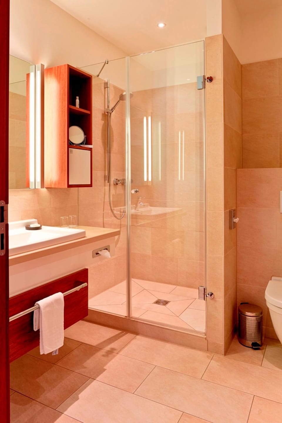Shower, Toilet, Bathroom, towels